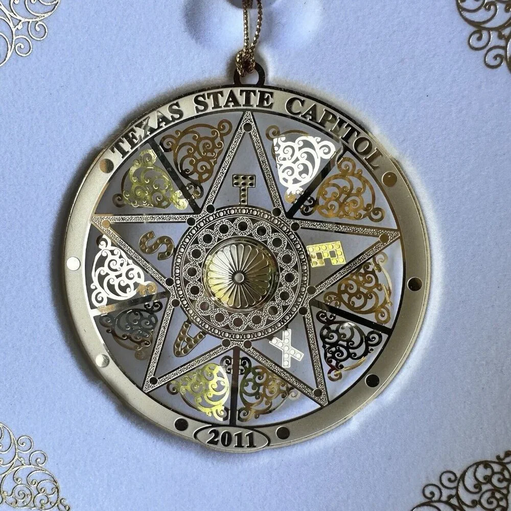 2011 Texas‎ State Capitol Ornament 3 Inch Gold Ornate with Original Box Pamphlet